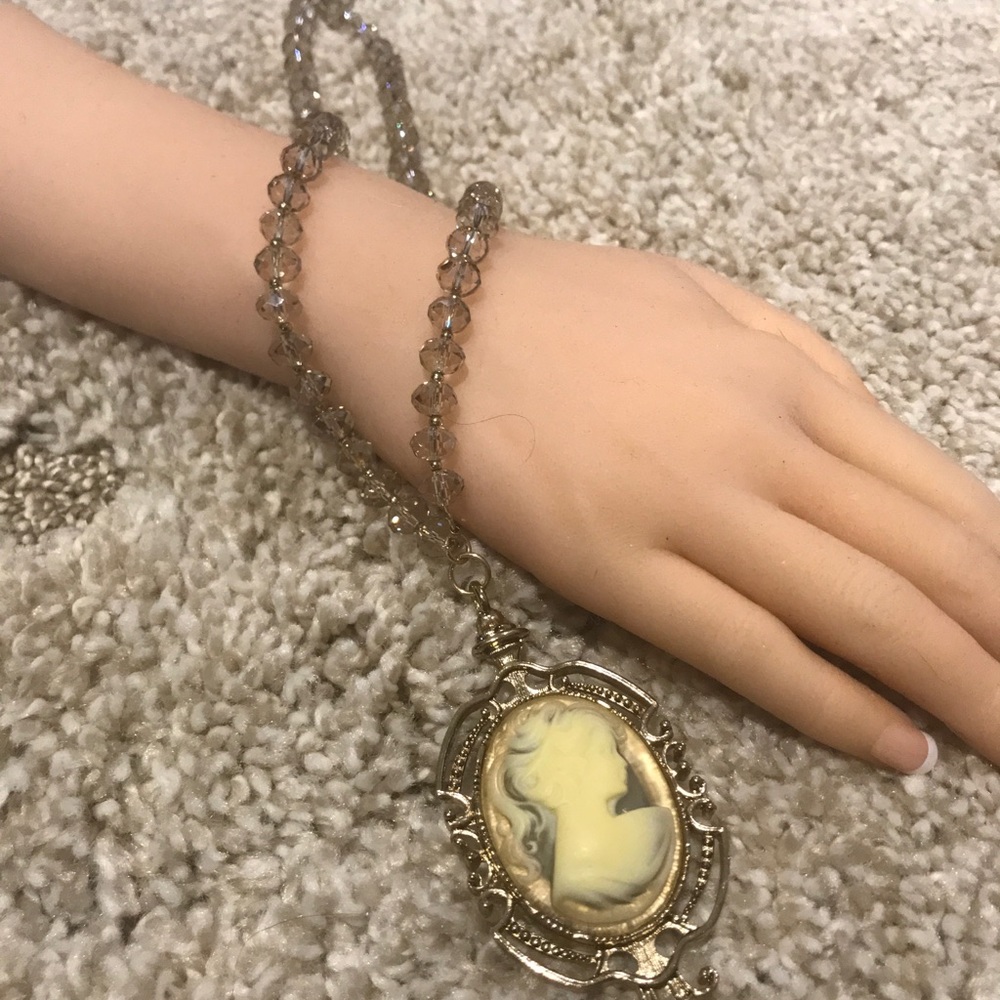 Off Park Gorgeous 21 1/2” Cameo Necklace 💚💜💚💜
